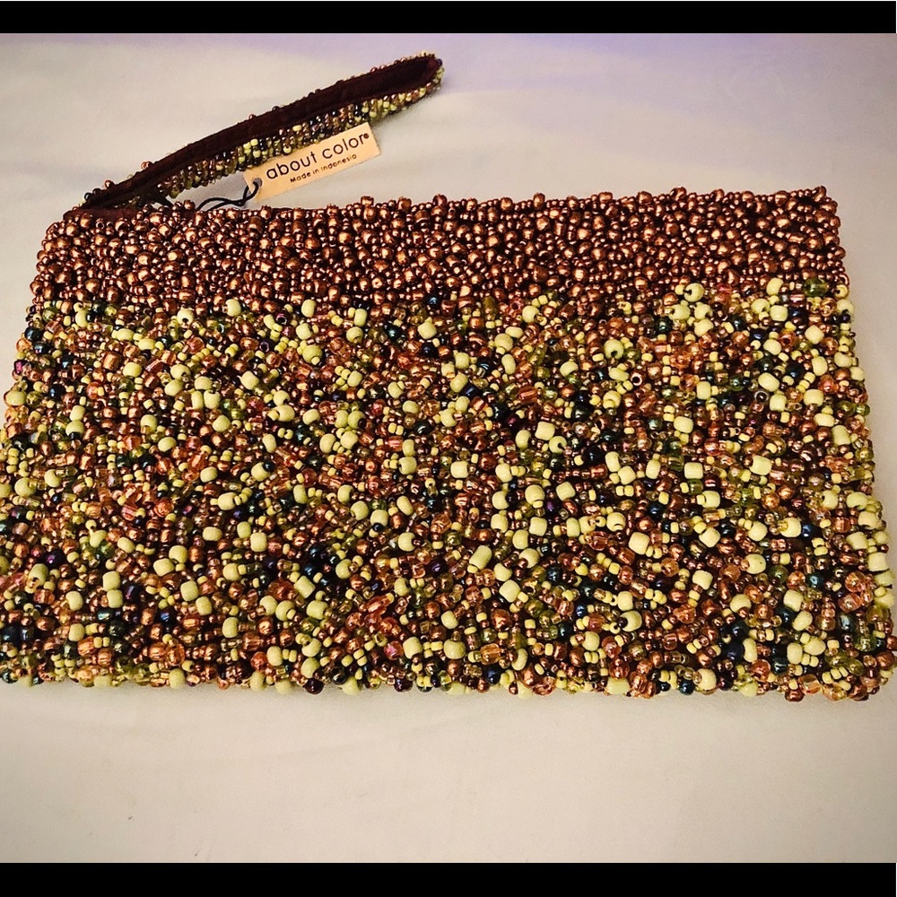 HAND BEADED WRISTLET EARTH TONE COLORS
